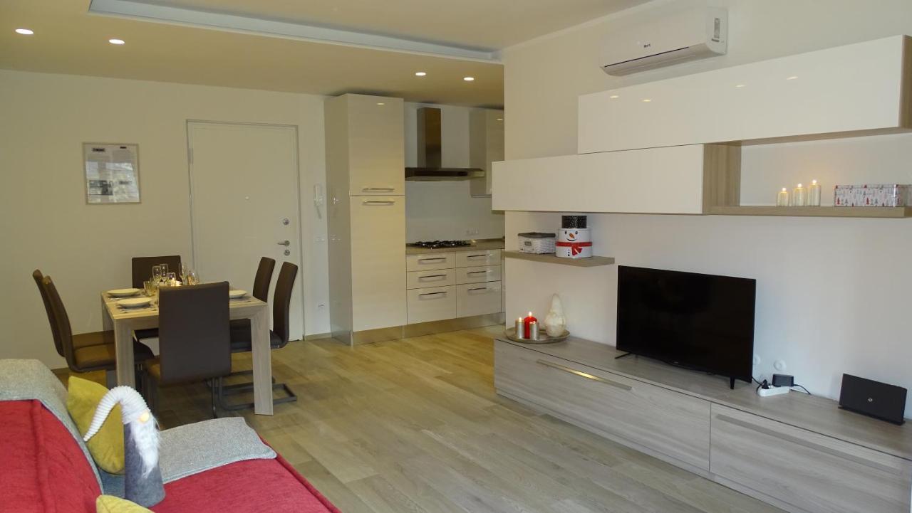 Blue Moon - Via Parigi Apartments Aosta Exterior foto