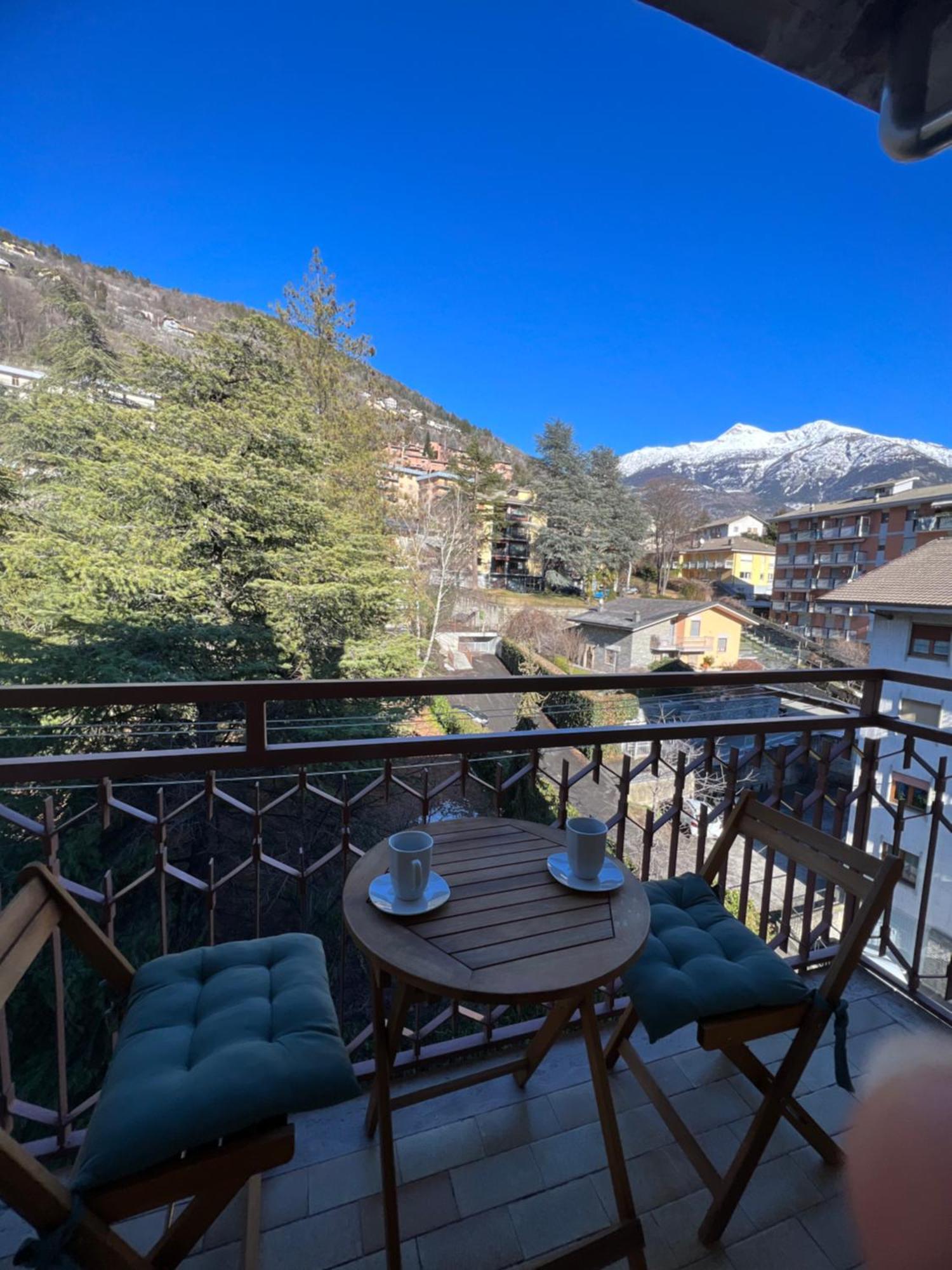 Blue Moon - Via Parigi Apartments Aosta Exterior foto