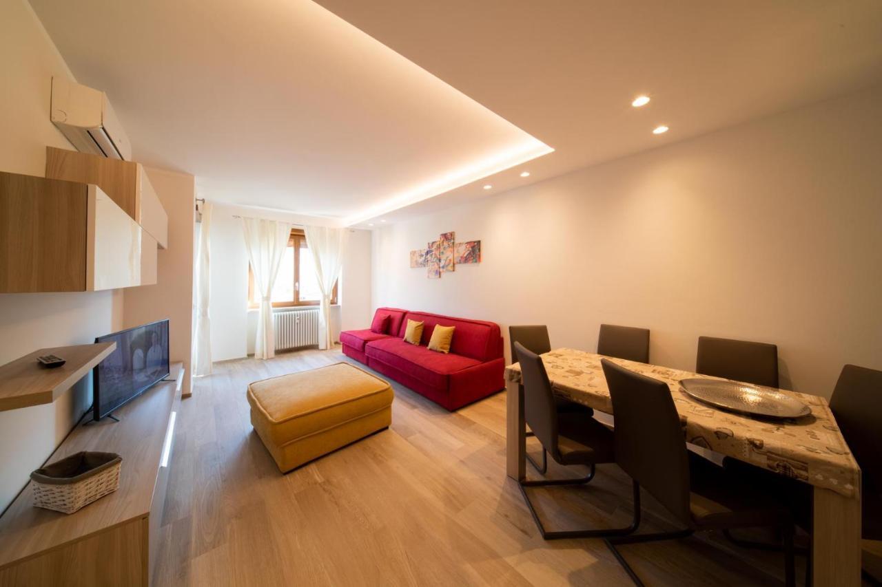Blue Moon - Via Parigi Apartments Aosta Exterior foto